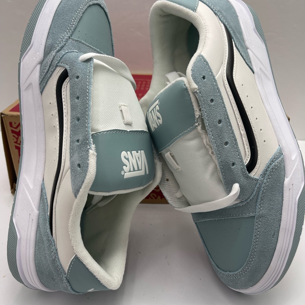 Vans Men’s Hylane
Baby Blue/White
VN000D1JYF5 Skate Sneakers
Light Blue White - Picture 13 of 16